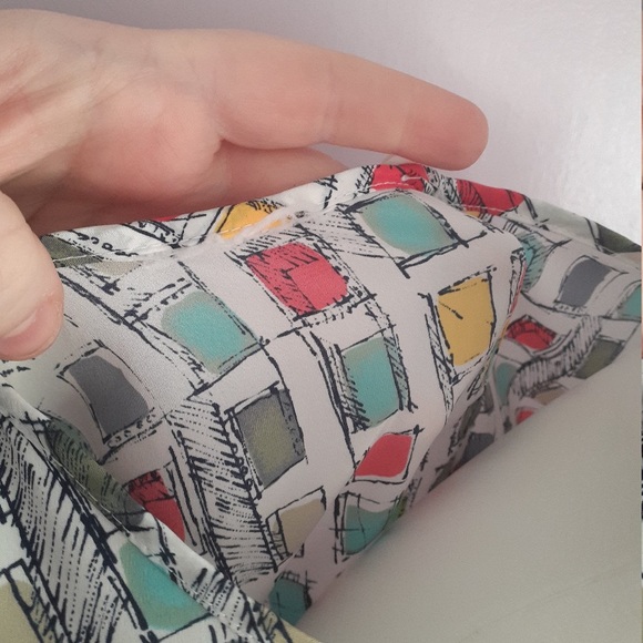 Vintage 90s Silky Short Sleeve Geometric Blouse - Picture 3 of 7